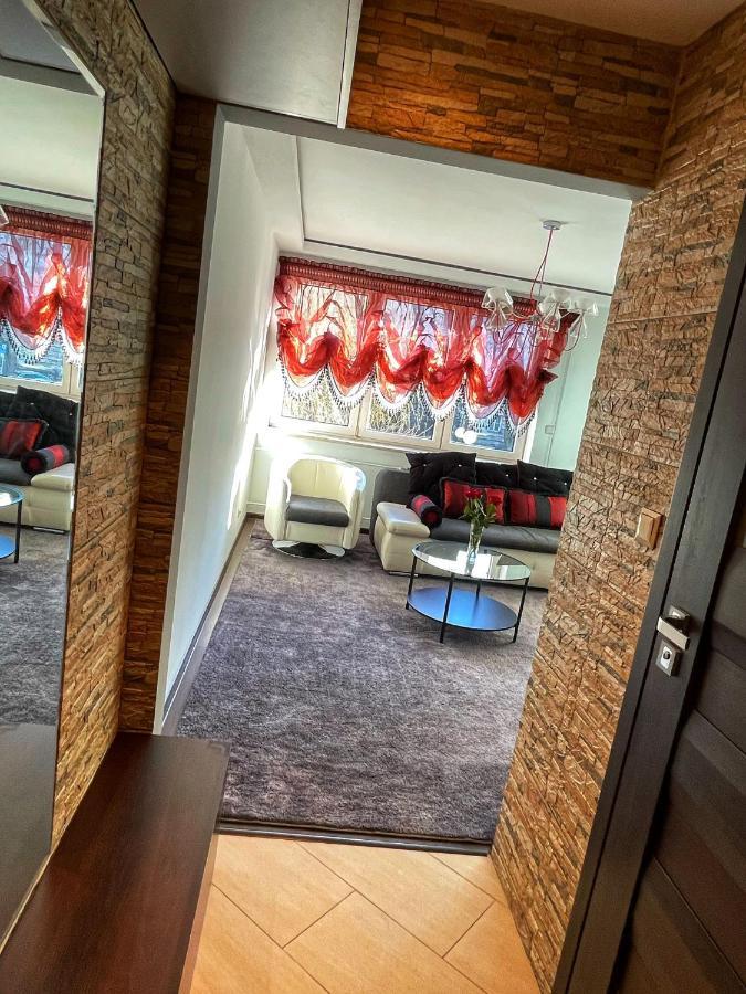 Luxury Red Apartment By Marta Radom Eksteriør billede